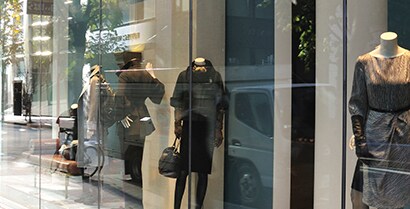 3M™ Window Films provide clear views into a downtown window display while protecting the merchandise inside from theft. 