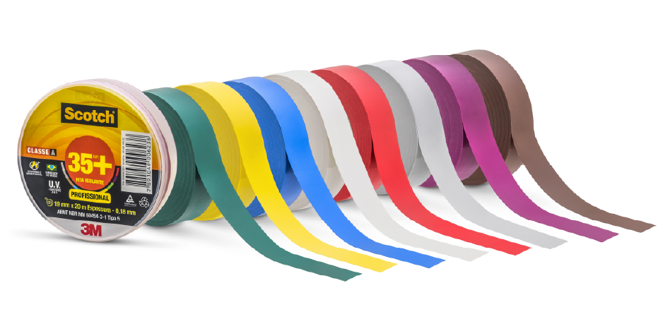 Rolos de fita isolante 3M Scotch 35+ em várias cores alinhados, com uma das fitas destacada na frente.
