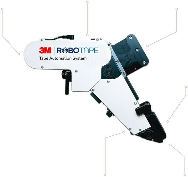 É mostrada a Rede de Automação de Colagem 3M aplicando a Fita Extrudável VHB™ em uma superfície plana.