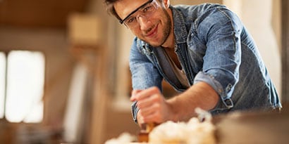 Fabricação de móveis e artesanatos
