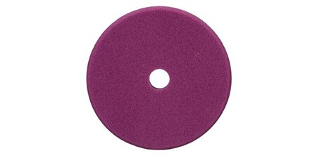 Boina de espuma de finalização Roto Orbital 3M™ Perfect-It™ aperfeiçoando o brilho de qualquer processo de acabamento.
