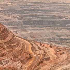 imagem de mineração de poço aberto.
