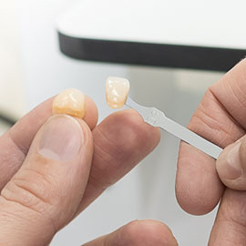 Zircônica Lava™ Plus e Tecnologia da Tonalidade Iônica da Cor
